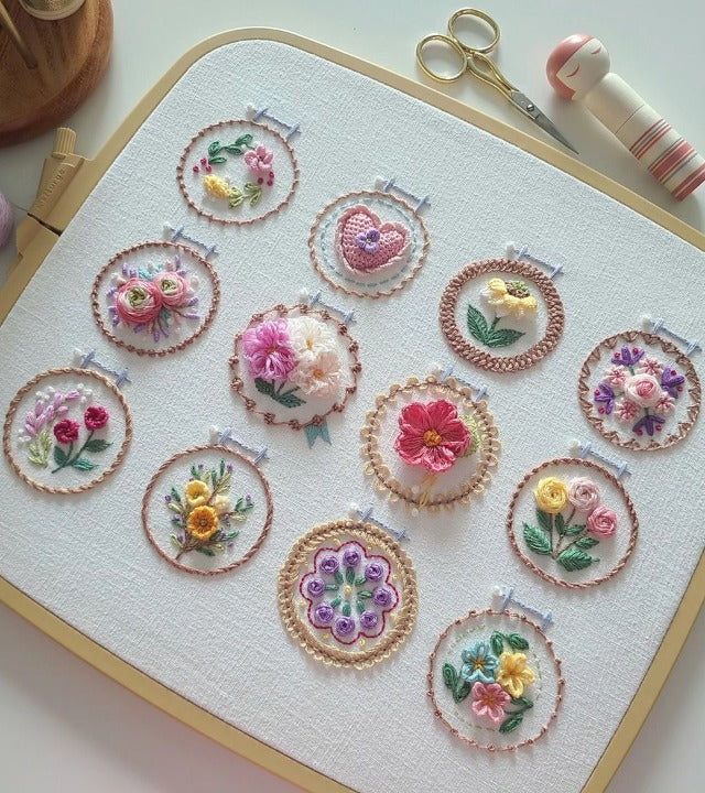 Naotstore - Small Flower Frame Embroidery Kit