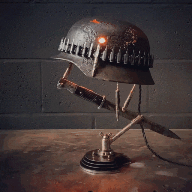 Naotstore - War Relic Lamp