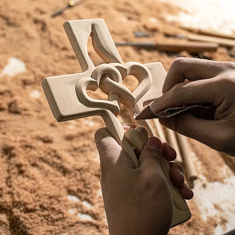 Naotstore - ✝️Intertwined Heart Wooden Cross(6.3*9.8 in)