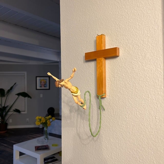 Naotstore - Bungee Jumping Jesus