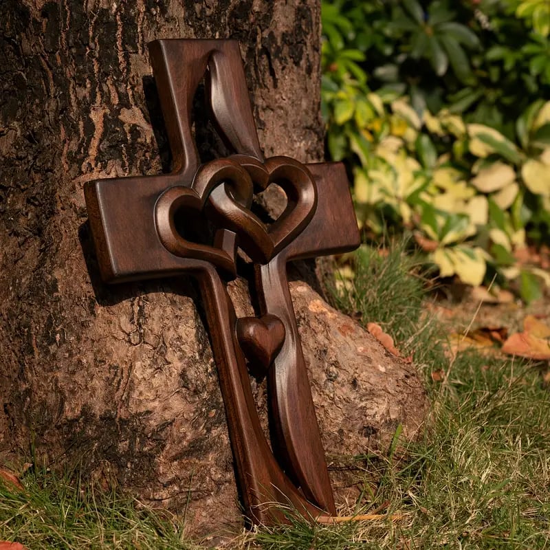 Naotstore - ✝️Intertwined Heart Wooden Cross(6.3*9.8 in)