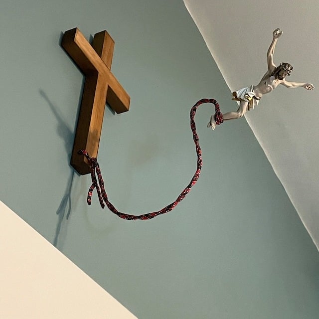 Naotstore - Bungee Jumping Jesus