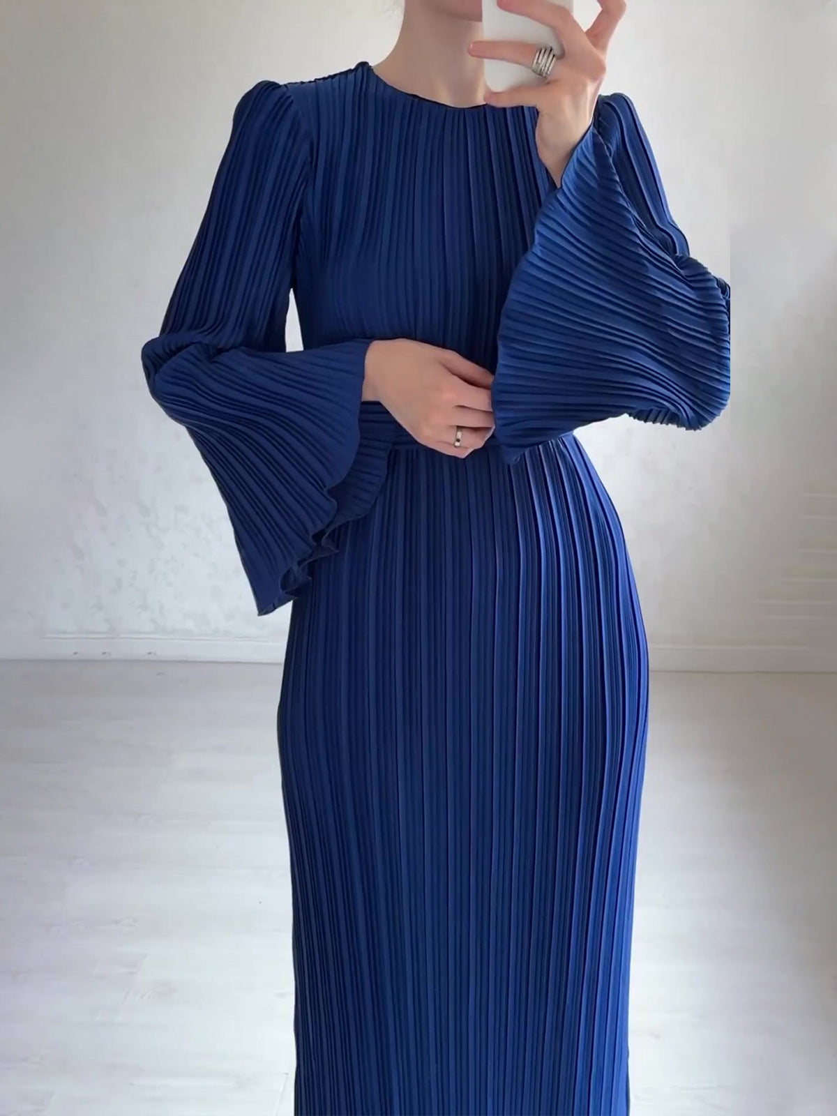 Naotstore - Pleated Bell Sleeve Maxi Dress