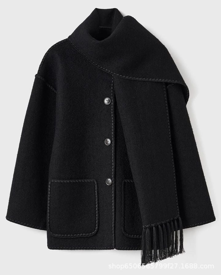 Naotstore - The Perfect Winter Ensemble: Coat And Scarf