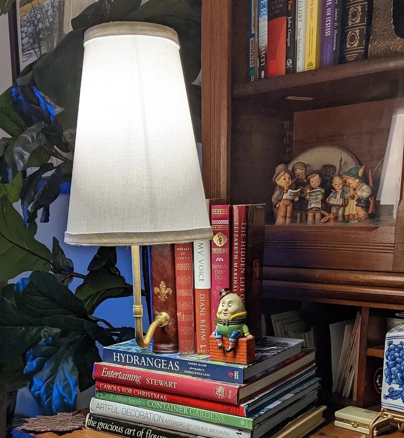 Naotstore - The "Classic" Literary Lamp - Battery Powered