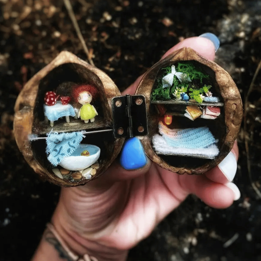 Naotstore - Handmade Walnut Shell Doll House-mini library, tiny World inside walnuts