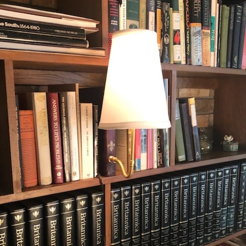 Naotstore - The "Classic" Literary Lamp - Battery Powered