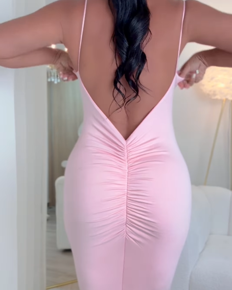 âšNaotstoređ„Fitted Dress with Open Back