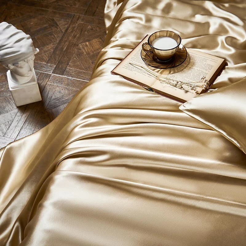 Luxury 25 momme pure mulberry silk four-piece bedding set