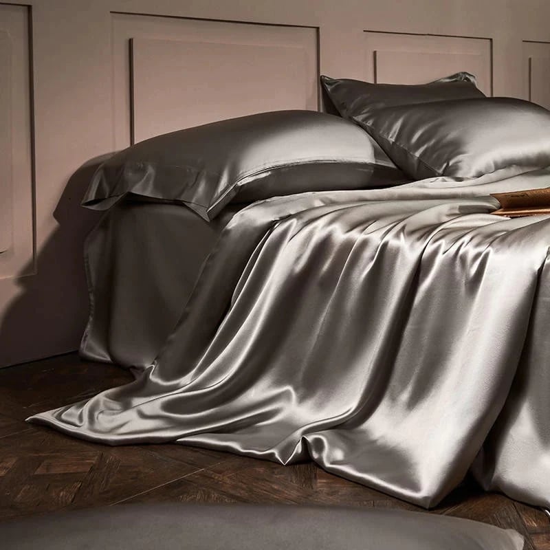 Luxury 25 momme pure mulberry silk four-piece bedding set