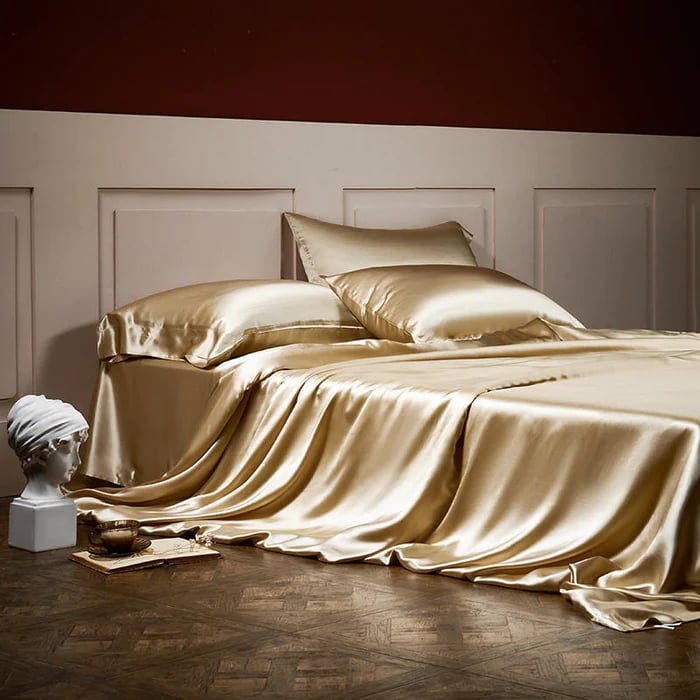 Luxury 25 momme pure mulberry silk four-piece bedding set