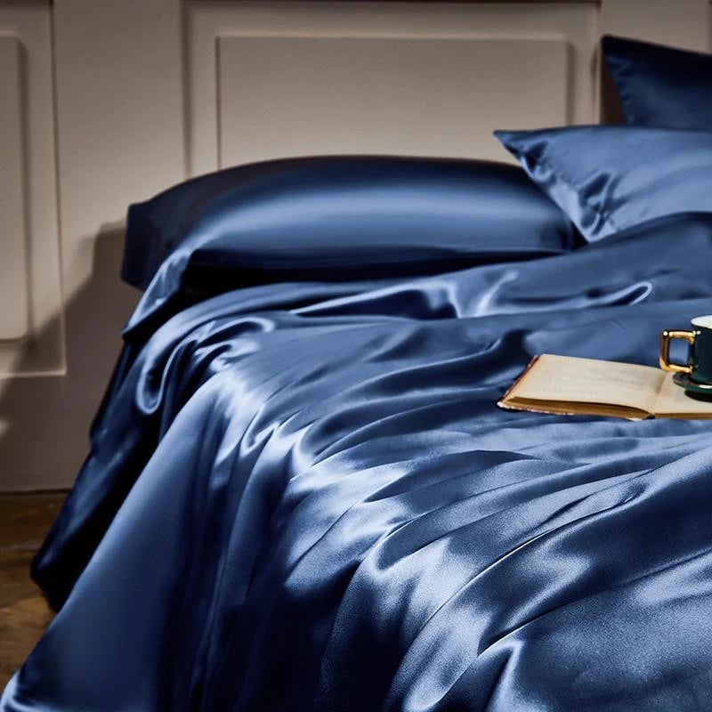 Luxury 25 momme pure mulberry silk four-piece bedding set