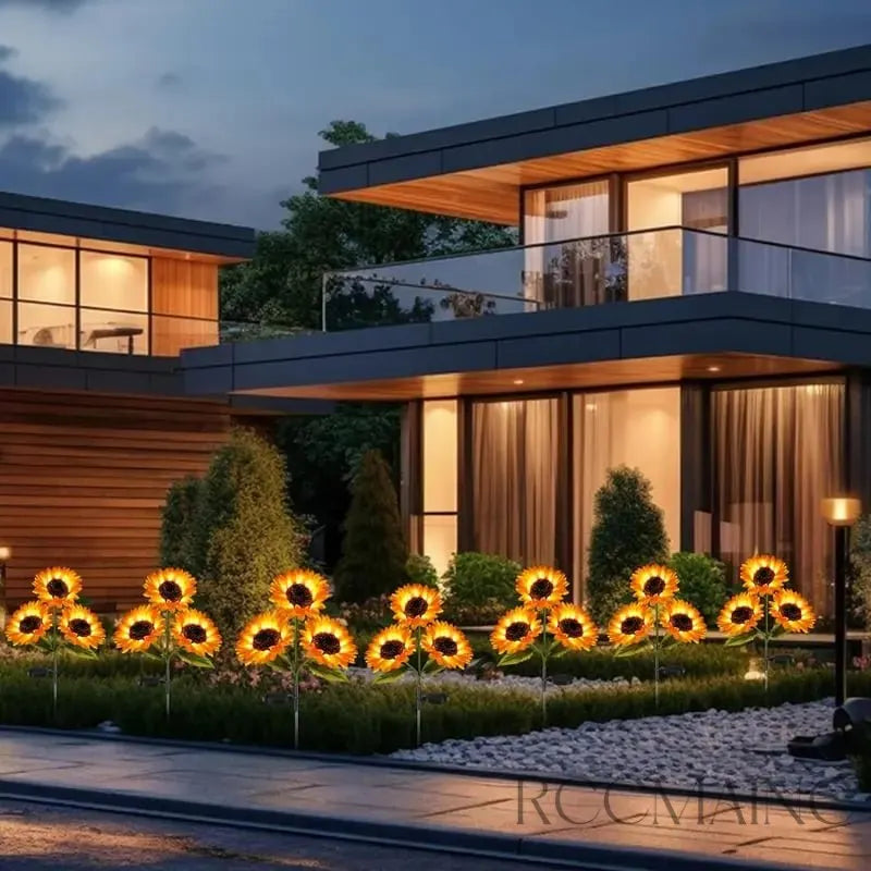 A must-have for Instagram-worthy gardens 🌻 Upgraded solar-powered sunflower light
